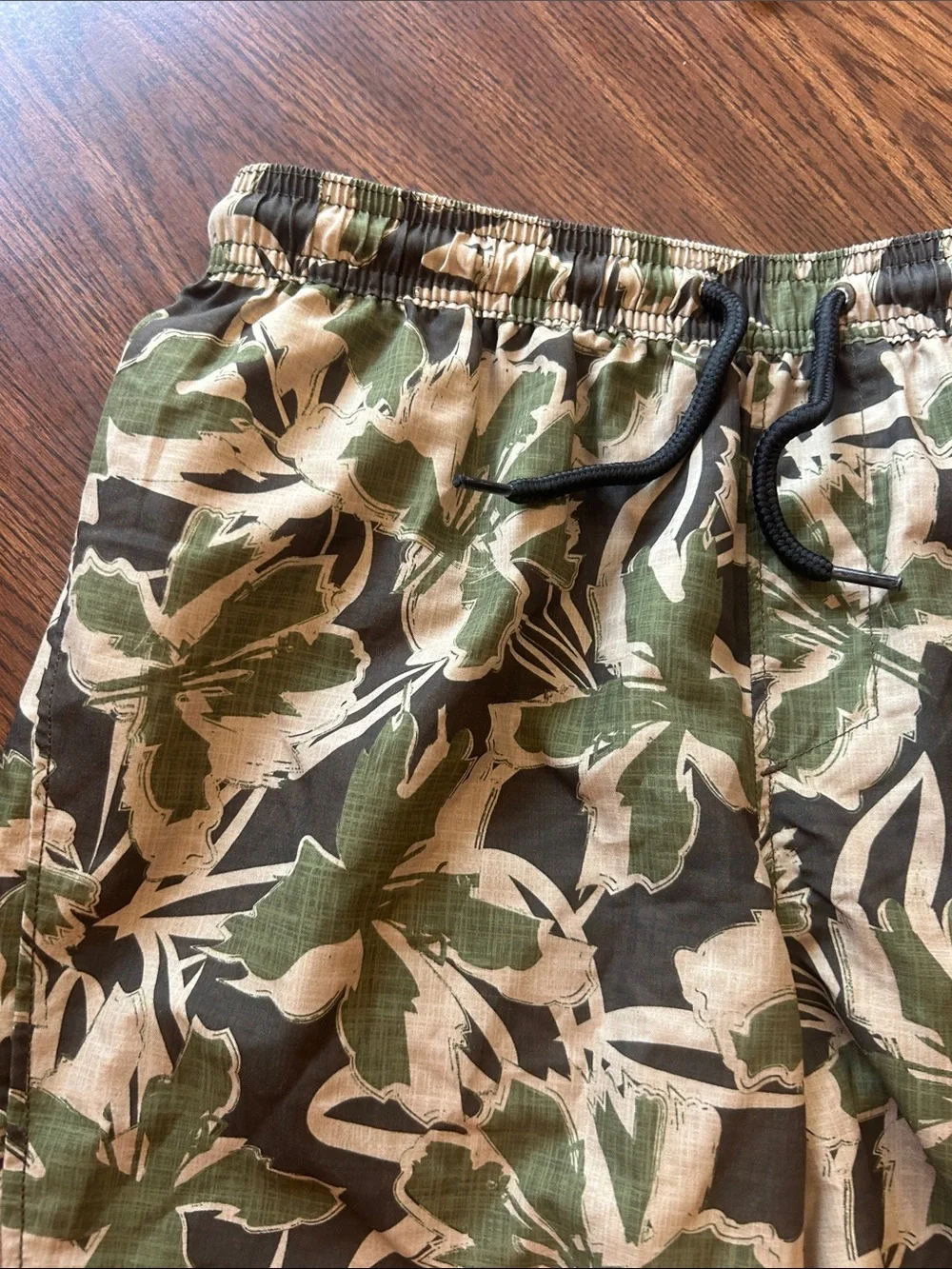 Zella New olive tarmac Pali floral lined swim shorts pockets Small activewear - Picture 3 of 12